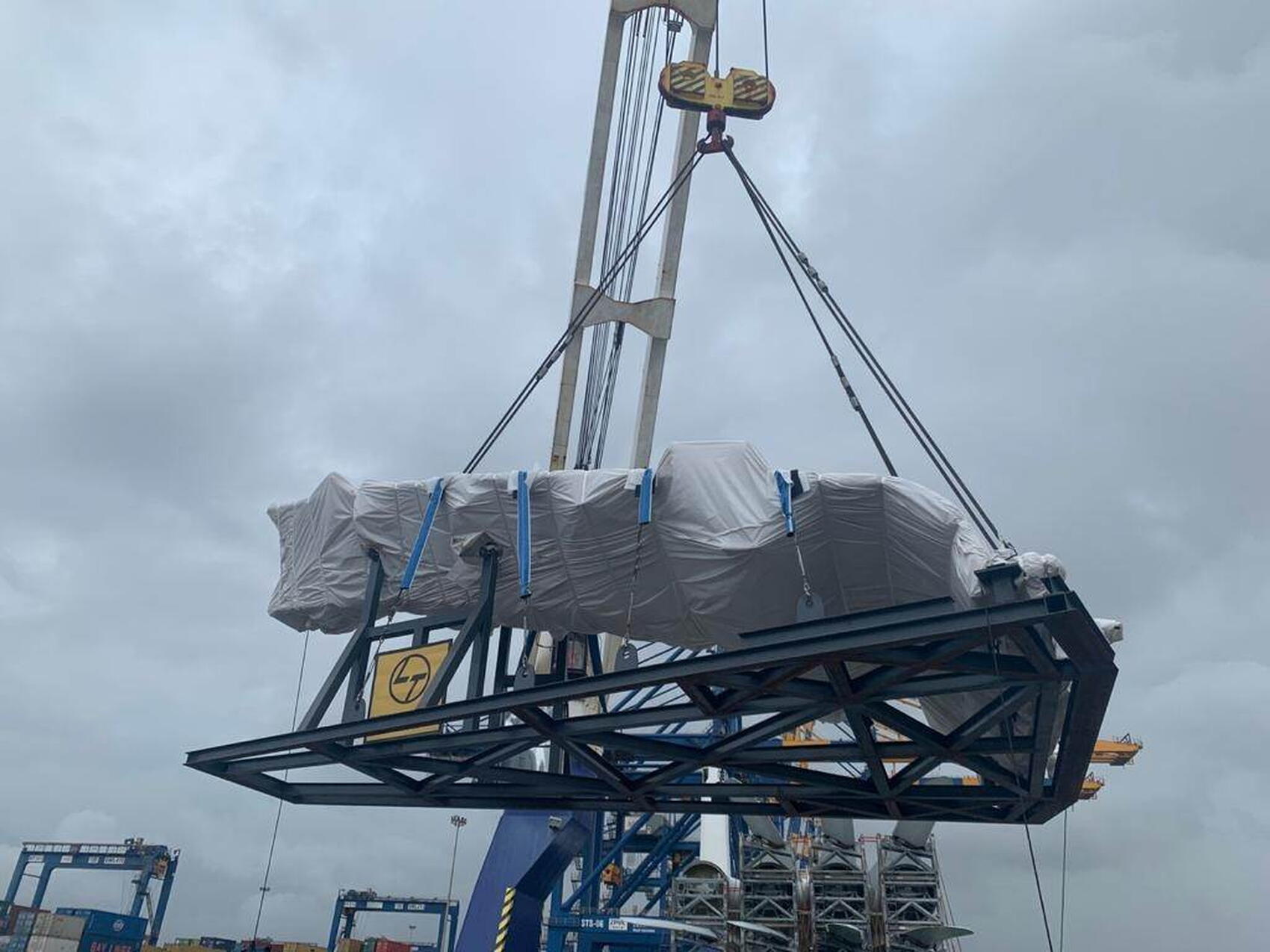 Top lid leaves India